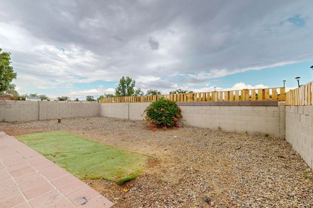 704 STALLION Road SE, Rio Rancho, NM 87124