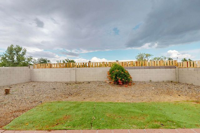 704 STALLION Road SE, Rio Rancho, NM 87124