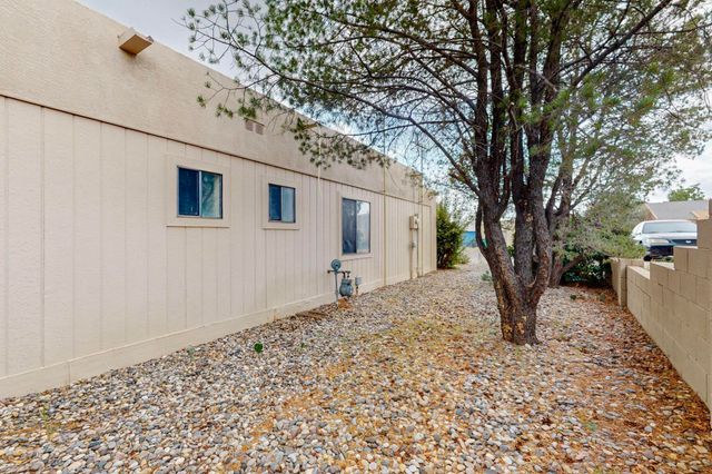 704 STALLION Road SE, Rio Rancho, NM 87124