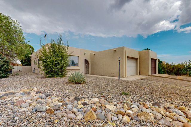 704 STALLION Road SE, Rio Rancho, NM 87124