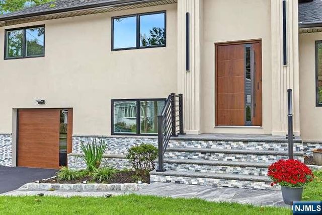 38-28 Brookside Avenue, Fair Lawn, NJ 07410