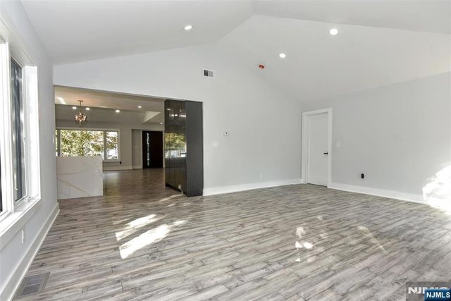 38-28 Brookside Avenue, Fair Lawn, NJ 07410