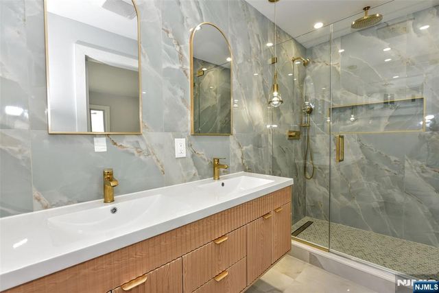 38-28 Brookside Avenue, Fair Lawn, NJ 07410
