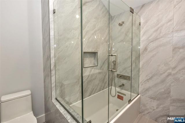 38-28 Brookside Avenue, Fair Lawn, NJ 07410