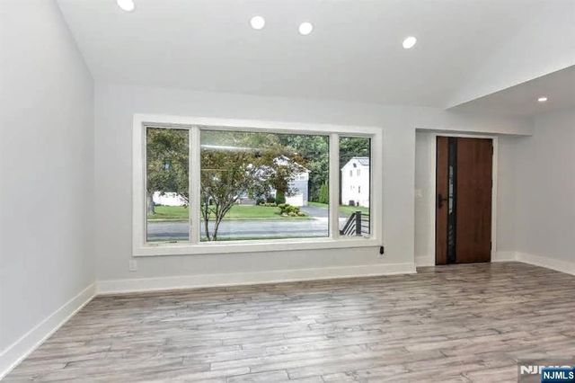 38-28 Brookside Avenue, Fair Lawn, NJ 07410