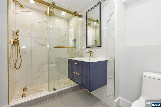 38-28 Brookside Avenue, Fair Lawn, NJ 07410