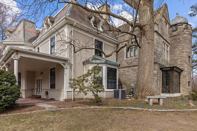 241 Perkins St D405, Boston, MA 02130