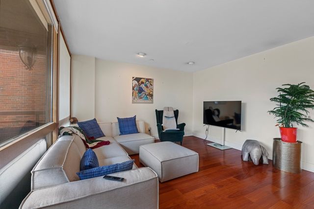 241 Perkins St D405, Boston, MA 02130