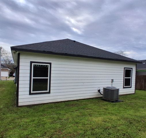 1904 Wesley Street, Greenville, TX 75401