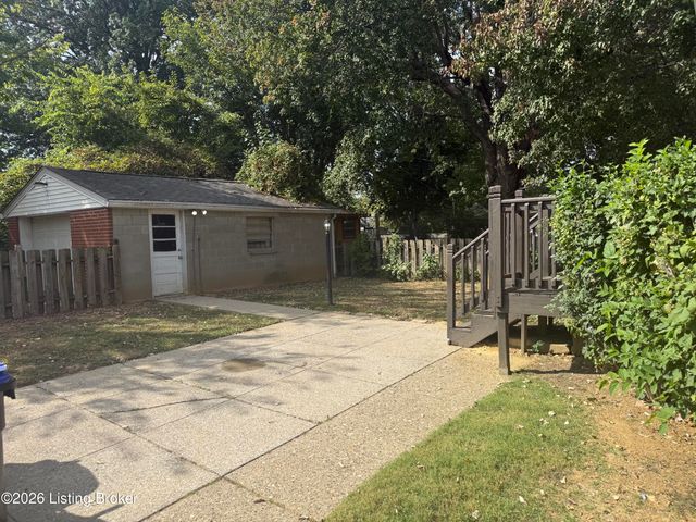 2444 Bradley Ave, Louisville, KY 40217