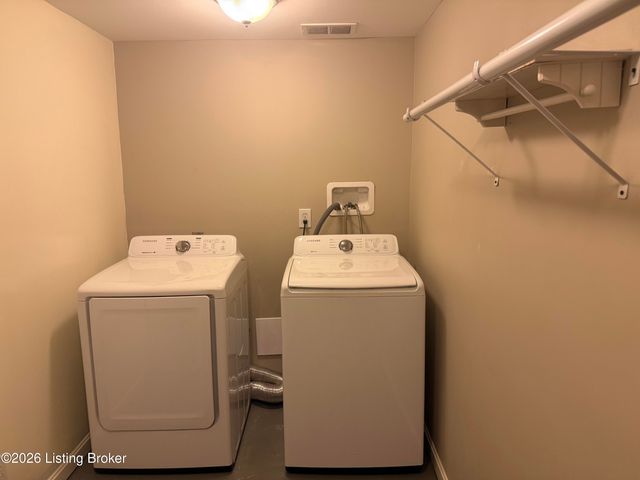 2444 Bradley Ave, Louisville, KY 40217