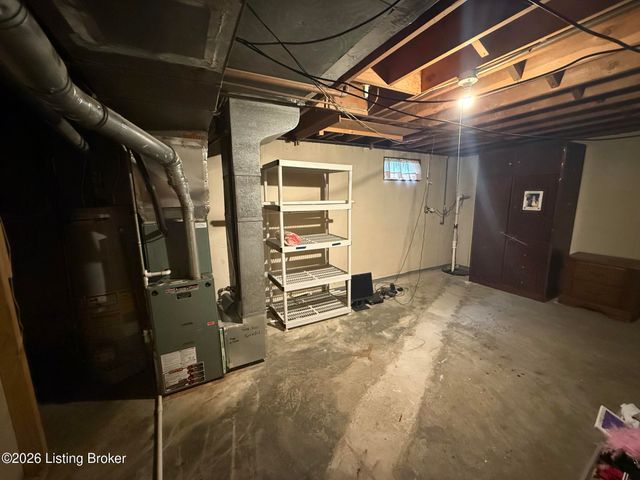 2444 Bradley Ave, Louisville, KY 40217