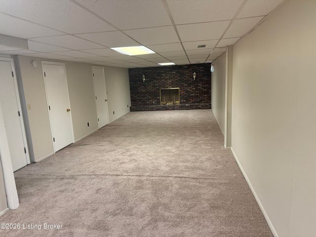 2444 Bradley Ave, Louisville, KY 40217
