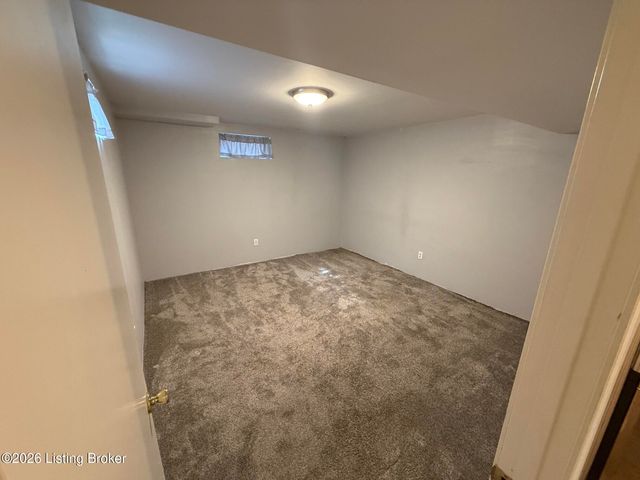 2444 Bradley Ave, Louisville, KY 40217