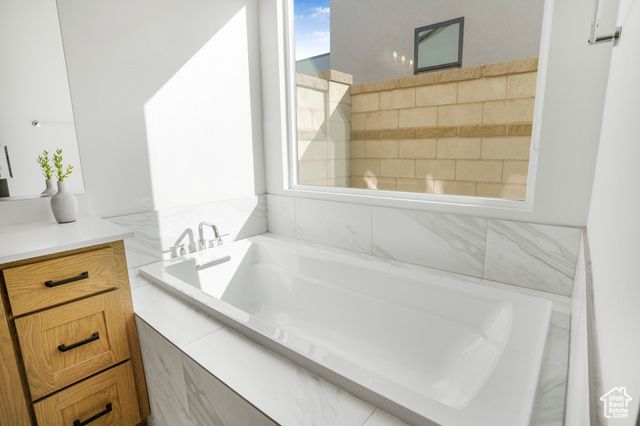 5786 S AMBER RIDGE DR, St. George, UT 84790