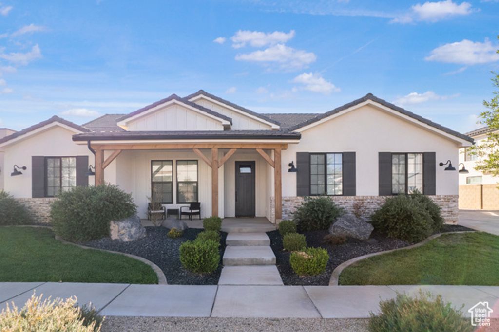 5786 S AMBER RIDGE DR, St. George, UT 84790