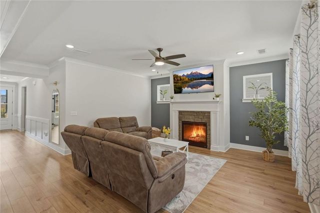 6984 Manchester Drive, Flowery Branch, GA 30542