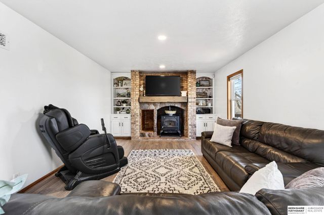 14506 Hackberry Lane, Plattsmouth, NE 68048