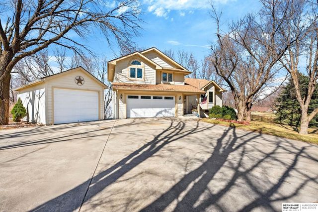 14506 Hackberry Lane, Plattsmouth, NE 68048