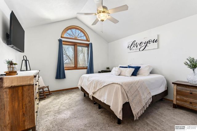 14506 Hackberry Lane, Plattsmouth, NE 68048