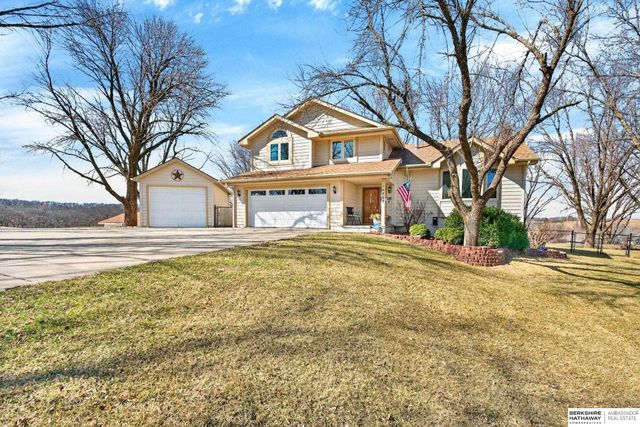 14506 Hackberry Lane, Plattsmouth, NE 68048