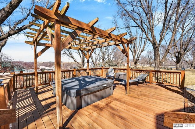 14506 Hackberry Lane, Plattsmouth, NE 68048