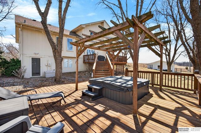 14506 Hackberry Lane, Plattsmouth, NE 68048