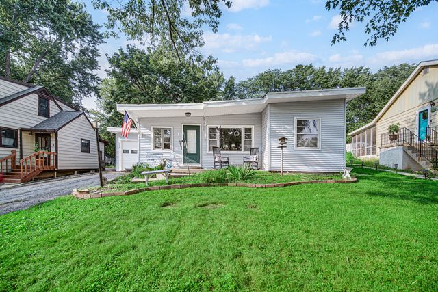 909 Pershing Drive, Wauconda, IL 60084
