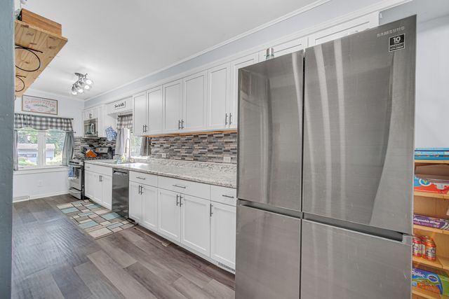 909 Pershing Drive, Wauconda, IL 60084
