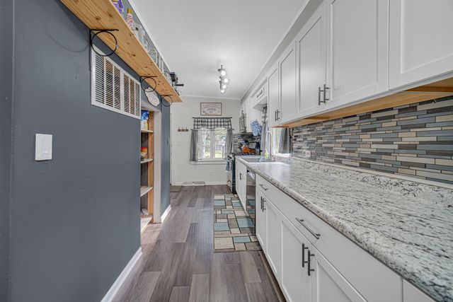 909 Pershing Drive, Wauconda, IL 60084