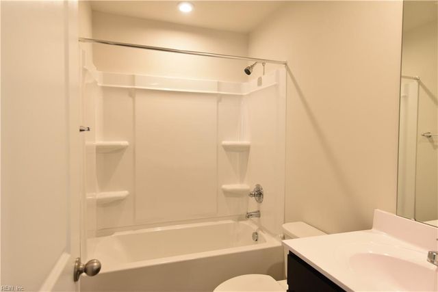 128 Bearing WAY, Portsmouth, VA 23702