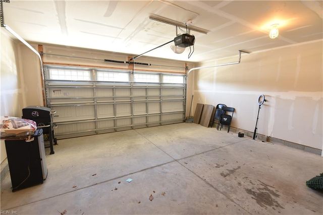 128 Bearing WAY, Portsmouth, VA 23702