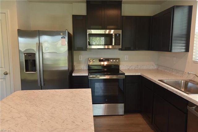128 Bearing WAY, Portsmouth, VA 23702