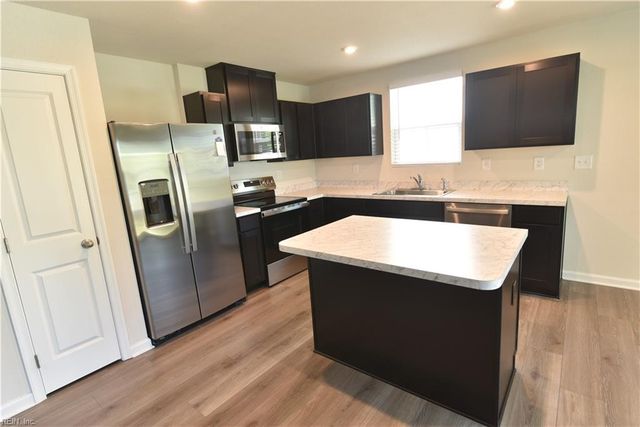 128 Bearing WAY, Portsmouth, VA 23702