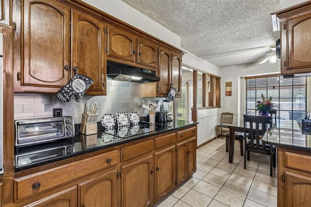 2905 Woodcreek Road, Oklahoma City, OK 73110