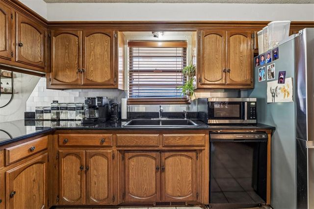 2905 Woodcreek Road, Oklahoma City, OK 73110