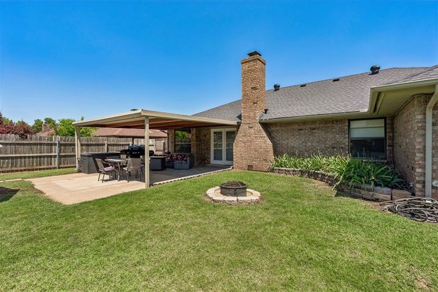 2905 Woodcreek Road, Oklahoma City, OK 73110