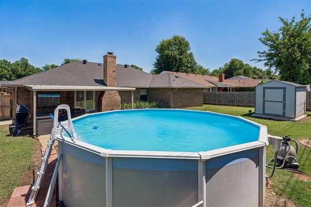 2905 Woodcreek Road, Oklahoma City, OK 73110