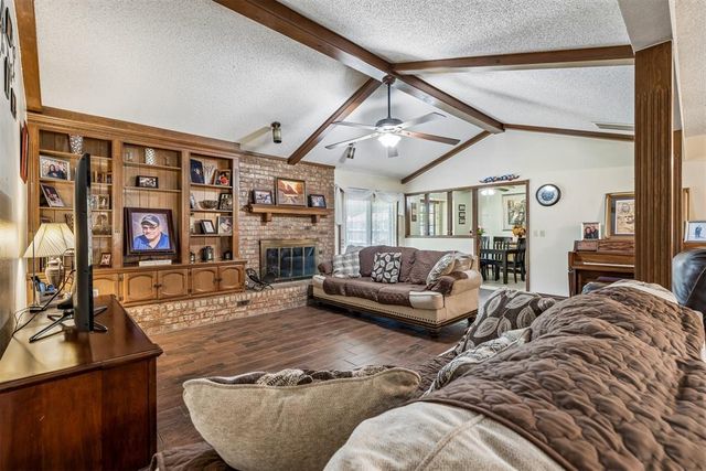 2905 Woodcreek Road, Oklahoma City, OK 73110