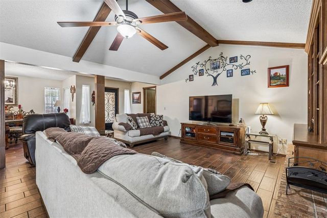 2905 Woodcreek Road, Oklahoma City, OK 73110