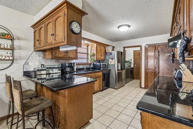 2905 Woodcreek Road, Oklahoma City, OK 73110
