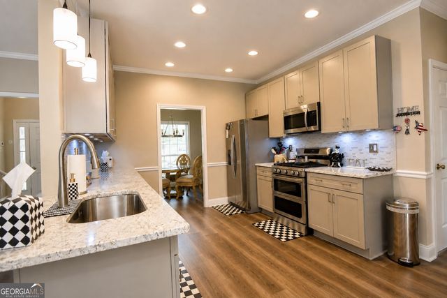 205 Leecroft Court, Sugar Hill, GA 30518