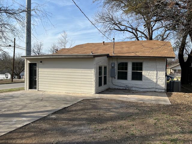 2900 Avenue J, Fort Worth, TX 76105