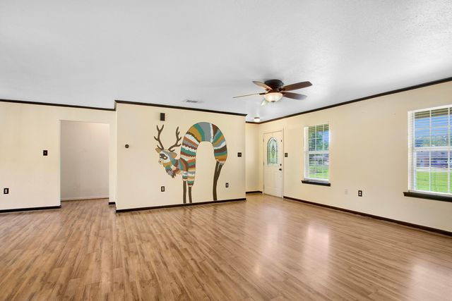 1303 Jeane Chapel Rd, Leesville, LA 71446