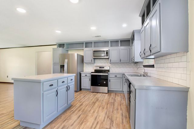 1303 Jeane Chapel Rd, Leesville, LA 71446