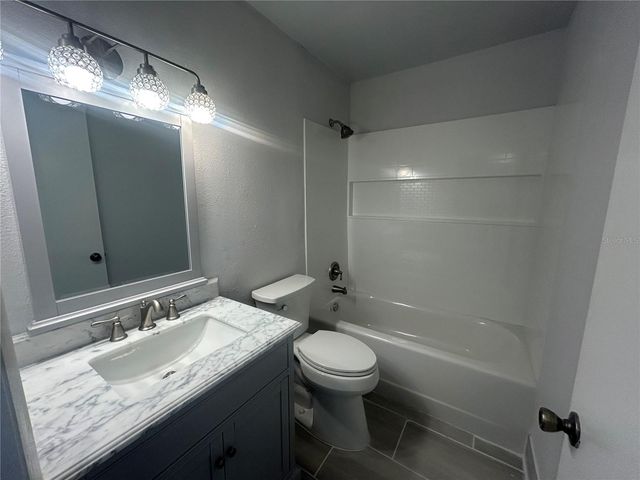 6519 W NEWBERRY ROAD 811, Gainesville, FL 32605