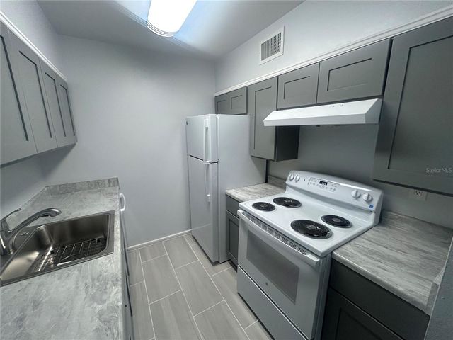 6519 W NEWBERRY ROAD 811, Gainesville, FL 32605