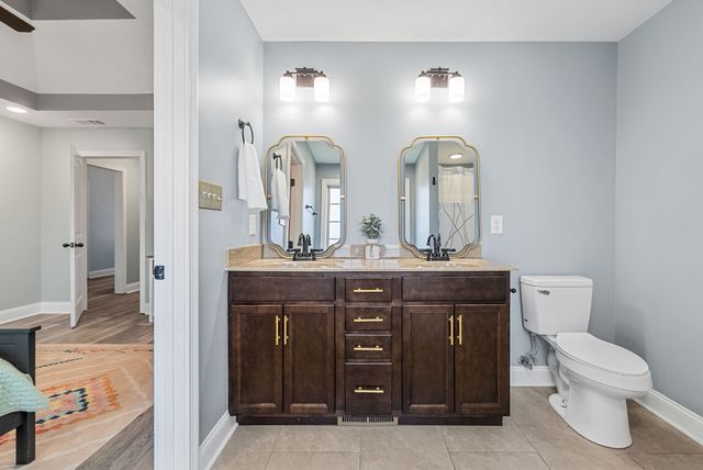 206 Azalea Dr, Oak Grove, KY 42262