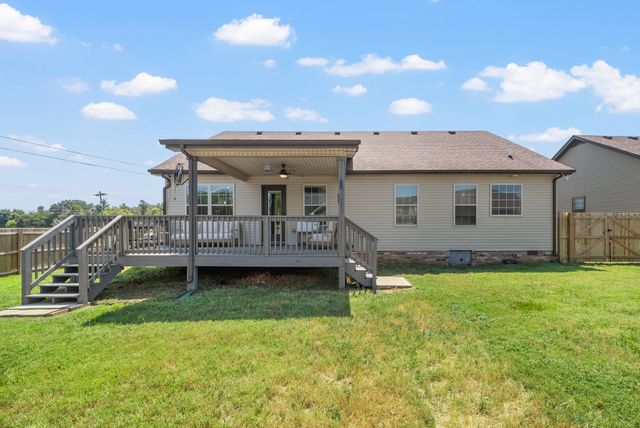 206 Azalea Dr, Oak Grove, KY 42262