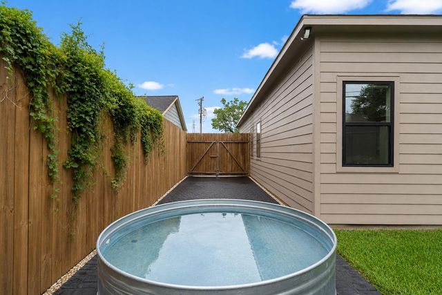 4327 Harby Street, Houston, TX 77023